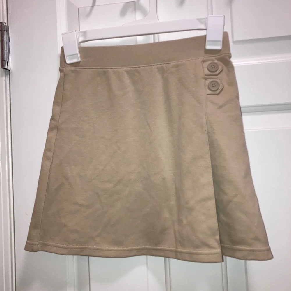 Cat & Jack Girls' Pull-on Uniform Knit Skort -Khaki Size Medium new - Picture 2 of 4